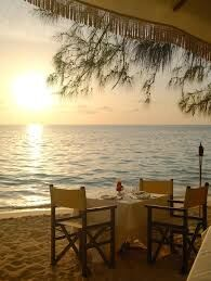 Restaurants, cafés & independent shops